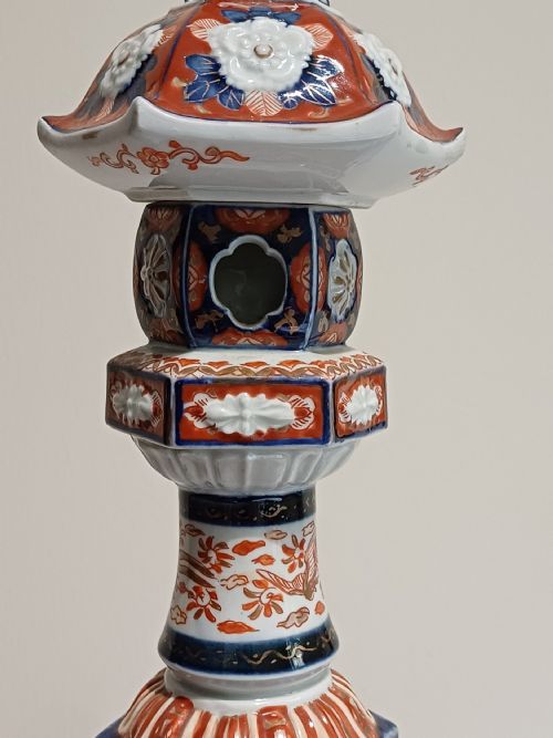 JAPANESE IMARI MODEL OF A PAGODA TEMPLE INCENSE BURNER MEIJI PERIOD - ADDITIONAL PHOTO 5