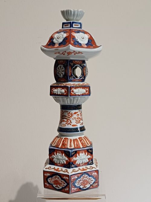 JAPANESE IMARI MODEL OF A PAGODA TEMPLE INCENSE BURNER MEIJI PERIOD - ADDITIONAL PHOTO 8
