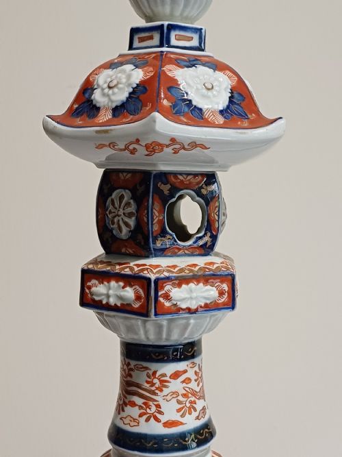 JAPANESE IMARI MODEL OF A PAGODA TEMPLE INCENSE BURNER MEIJI PERIOD - ADDITIONAL PHOTO 9