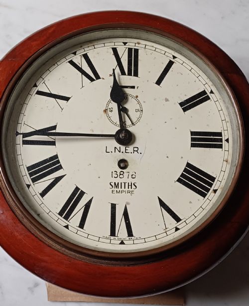 SMITHS LNER LONDON NORTH EASTERN RAILWAY SMALL WALL CLOCK ISSUE NO 13878 CIRCA 1953 - ADDITIONAL PHOTO 2