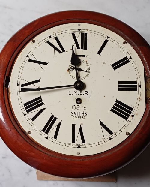 SMITHS LNER LONDON NORTH EASTERN RAILWAY SMALL WALL CLOCK ISSUE NO 13878 CIRCA 1953 - ADDITIONAL PHOTO 3
