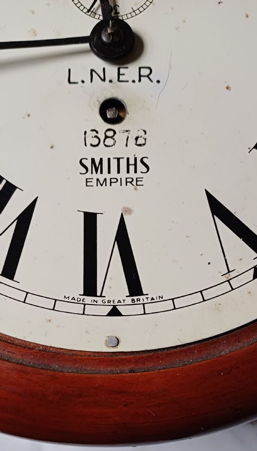 SMITHS LNER LONDON NORTH EASTERN RAILWAY SMALL WALL CLOCK ISSUE NO 13878 CIRCA 1953 - ADDITIONAL PHOTO 4