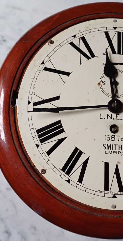 SMITHS LNER LONDON NORTH EASTERN RAILWAY SMALL WALL CLOCK ISSUE NO 13878 CIRCA 1953 - ADDITIONAL PHOTO 5
