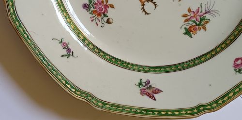 CHINESE ARMORIAL PORCELAIN PLATE WITH ARMS FOR HENLEY EARL OF NORTHINGTON DATING CIRCA 1780 - ADDITIONAL PHOTO 3