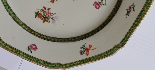 CHINESE ARMORIAL PORCELAIN PLATE WITH ARMS FOR HENLEY EARL OF NORTHINGTON DATING CIRCA 1780 - ADDITIONAL PHOTO 5