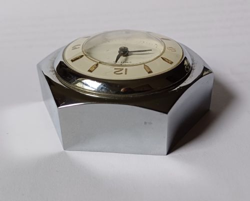 RESERVED EK A FANTASTIC SMALL SMITHS DESK CLOCK IN THE DESIGN OF A MOTORING HEXAGONAL WHEEL NUT AS DESIGNED FOR A SET OF SPORTS CAR WIRE WHEELS DATING CIRCA 1940S - ADDITIONAL PHOTO 9