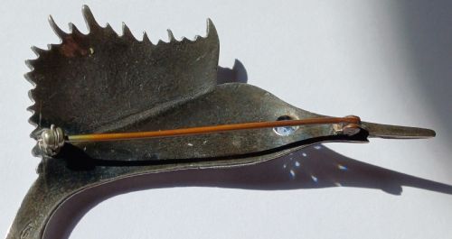 A FINE VINTAGE MARLIN OR SAILFISH SILVER LARGE BROOCH SET WITH A PALE BLUE EYE CIRCA 1940S - ADDITIONAL PHOTO 8