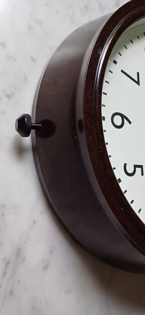 SMITHS BRITISH RAIL MIDLAND REGION BAKELITE 8DAY WALL CLOCK ISSUE NO 23653 DATING CIRCA 1950S - ADDITIONAL PHOTO 6
