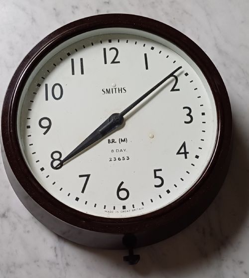SMITHS BRITISH RAIL MIDLAND REGION BAKELITE 8DAY WALL CLOCK ISSUE NO 23653 DATING CIRCA 1950S - ADDITIONAL PHOTO 7