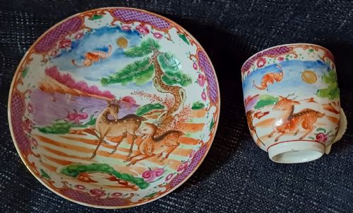 CHINESE 18TH CENTURY TEA BOWL SAUCER DECORATED WITH AN AUSPICIOUS FIVE BLESSINGS SCENE IN THE MANDARIN PALLET DATING CIRCA 1760 - ADDITIONAL PHOTO 1