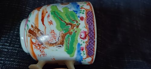 CHINESE 18TH CENTURY TEA BOWL SAUCER DECORATED WITH AN AUSPICIOUS FIVE BLESSINGS SCENE IN THE MANDARIN PALLET DATING CIRCA 1760 - ADDITIONAL PHOTO 13