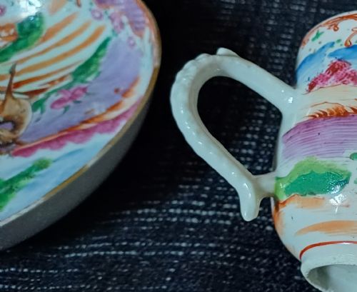 CHINESE 18TH CENTURY TEA BOWL SAUCER DECORATED WITH AN AUSPICIOUS FIVE BLESSINGS SCENE IN THE MANDARIN PALLET DATING CIRCA 1760 - ADDITIONAL PHOTO 14