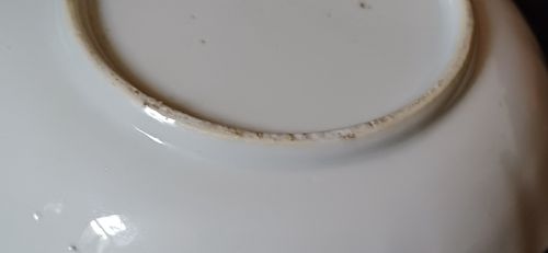 CHINESE 18TH CENTURY MANDARIN PALLET ACROBATICS OR CIRCUS DESIGN SAUCER AND TEA BOWL DATING CIRCA 1770 - ADDITIONAL PHOTO 24