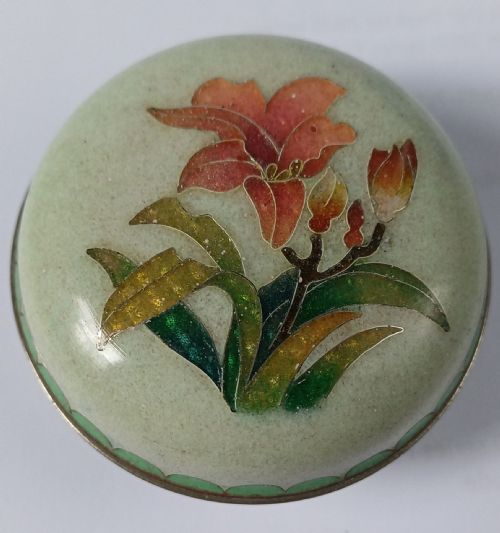RESERVED IS JAPANESE CLOISONN GINBARI ENAMEL SMALL ROUND BOX AND LID WHITE METAL MOUNTS AND WHITE METAL WIRE INLAY PROBABLY SILVER DATING TO THE MEIJI PERIOD - ADDITIONAL PHOTO 1