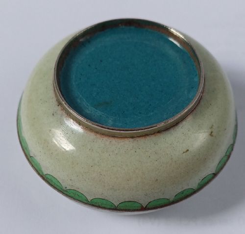 RESERVED IS JAPANESE CLOISONN GINBARI ENAMEL SMALL ROUND BOX AND LID WHITE METAL MOUNTS AND WHITE METAL WIRE INLAY PROBABLY SILVER DATING TO THE MEIJI PERIOD - ADDITIONAL PHOTO 2