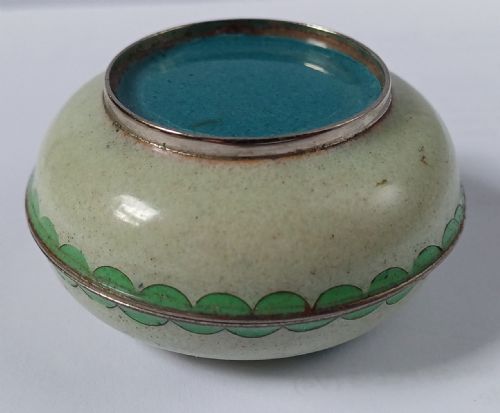 RESERVED IS JAPANESE CLOISONN GINBARI ENAMEL SMALL ROUND BOX AND LID WHITE METAL MOUNTS AND WHITE METAL WIRE INLAY PROBABLY SILVER DATING TO THE MEIJI PERIOD - ADDITIONAL PHOTO 3