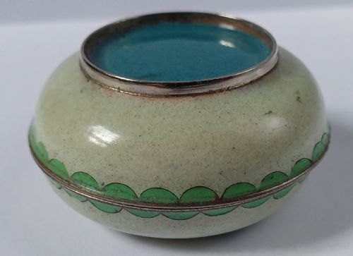 RESERVED IS JAPANESE CLOISONN GINBARI ENAMEL SMALL ROUND BOX AND LID WHITE METAL MOUNTS AND WHITE METAL WIRE INLAY PROBABLY SILVER DATING TO THE MEIJI PERIOD - ADDITIONAL PHOTO 4
