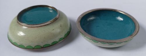 RESERVED IS JAPANESE CLOISONN GINBARI ENAMEL SMALL ROUND BOX AND LID WHITE METAL MOUNTS AND WHITE METAL WIRE INLAY PROBABLY SILVER DATING TO THE MEIJI PERIOD - ADDITIONAL PHOTO 5