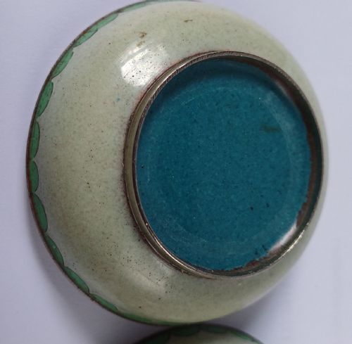 RESERVED IS JAPANESE CLOISONN GINBARI ENAMEL SMALL ROUND BOX AND LID WHITE METAL MOUNTS AND WHITE METAL WIRE INLAY PROBABLY SILVER DATING TO THE MEIJI PERIOD - ADDITIONAL PHOTO 11