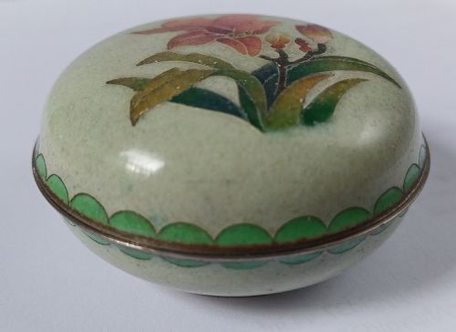 RESERVED IS JAPANESE CLOISONN GINBARI ENAMEL SMALL ROUND BOX AND LID WHITE METAL MOUNTS AND WHITE METAL WIRE INLAY PROBABLY SILVER DATING TO THE MEIJI PERIOD - ADDITIONAL PHOTO 13