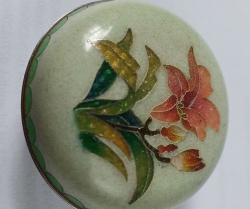 RESERVED IS JAPANESE CLOISONN GINBARI ENAMEL SMALL ROUND BOX AND LID WHITE METAL MOUNTS AND WHITE METAL WIRE INLAY PROBABLY SILVER DATING TO THE MEIJI PERIOD - ADDITIONAL PHOTO 16