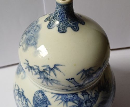 RESERVED TD PPJAPANESE HIRADO DOUBLE GOURD SHAPED DRAGON AND TIGER VASE DATING TO THE MEIJI PERIOD - ADDITIONAL PHOTO 12