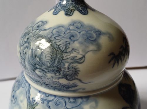 RESERVED TD PPJAPANESE HIRADO DOUBLE GOURD SHAPED DRAGON AND TIGER VASE DATING TO THE MEIJI PERIOD - ADDITIONAL PHOTO 15