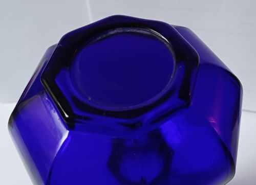 CHINESE PEKING OCTAGONAL BLUE GLASS BOTTLE VASE CIRCA 20TH CENTURY - ADDITIONAL PHOTO 10