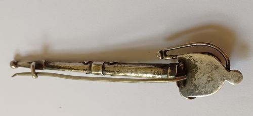 A SILVER AND AGATE BASKETHILTED BROADSWORD KILT PIN OR BROOCH CIRCA 1900 - ADDITIONAL PHOTO 4
