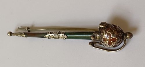 A SILVER AND AGATE BASKETHILTED BROADSWORD KILT PIN OR BROOCH CIRCA 1900 - ADDITIONAL PHOTO 5
