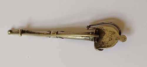 A SILVER AND AGATE BASKETHILTED BROADSWORD KILT PIN OR BROOCH CIRCA 1900 - ADDITIONAL PHOTO 6