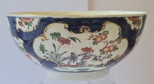 First Period Worcester Porcelain Blue Scale Kakiemon Small Punch Bowl, C.1770 – Dr Wall Worcester