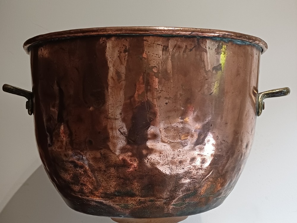 (Sold CP)  -A Magnificent large Copper Log or Coal bin / scuttle dating from the late Georgian early Victorian period. View XIV