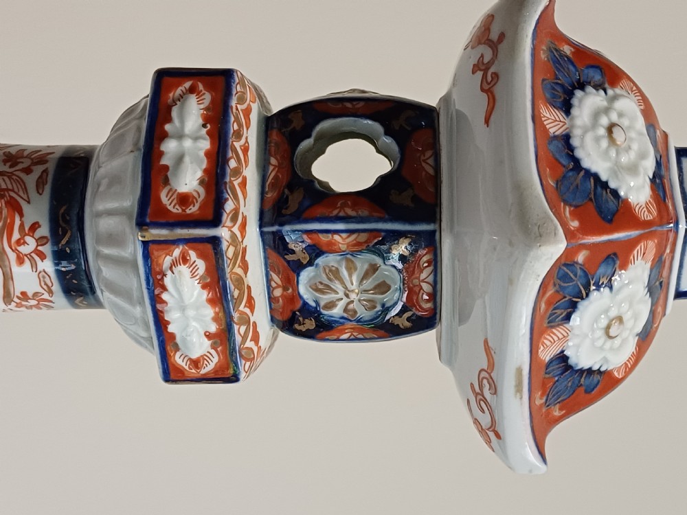 Japanese Imari model of a Pagoda Temple Incense burner, Meiji period View XIII