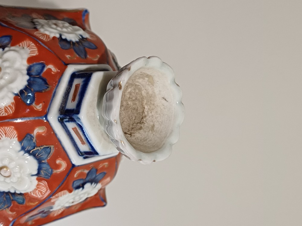 Japanese Imari model of a Pagoda Temple Incense burner, Meiji period View XV