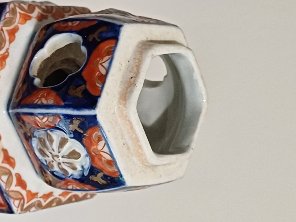 Japanese Imari model of a Pagoda Temple Incense burner, Meiji period View XVI