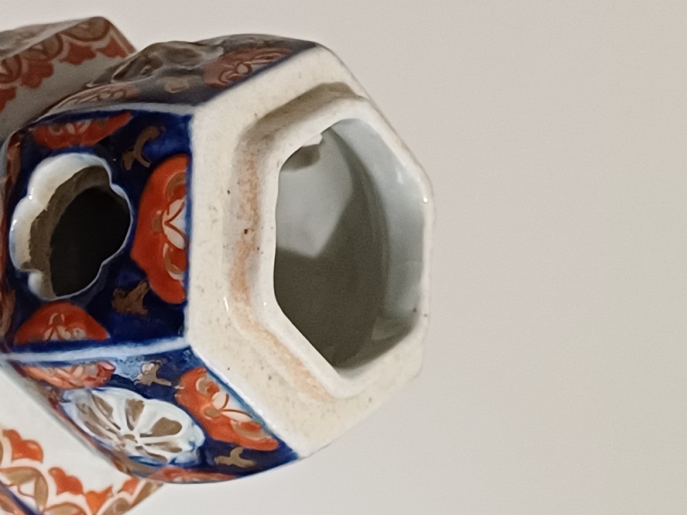 Japanese Imari model of a Pagoda Temple Incense burner, Meiji period View XVII
