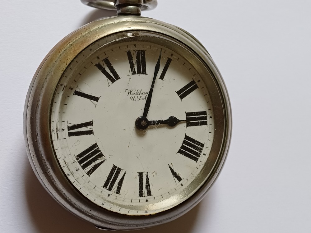 South Eastern & Chatham Railway issued Station Masters pocket watch, no S.E.& C.R. No 1823, dating circa 1910 View V