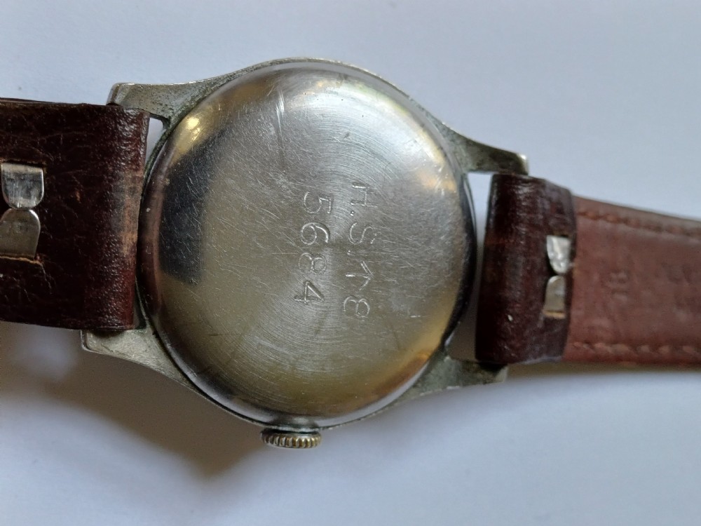 Omega Royal Fleet Air Arm issued HS8 pilots watch ref H.S./I\8 5684, circa 1943 View VII