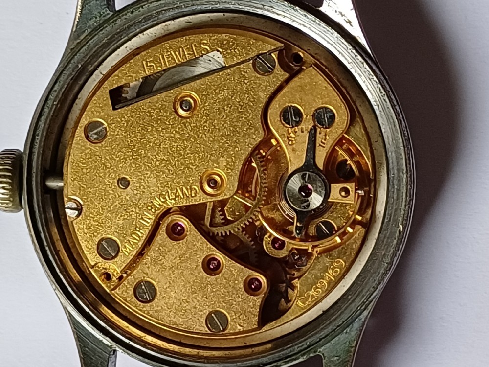 Smiths 15 jewel A404 Everest version, dating circa 1954 View XVIII