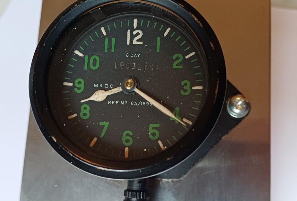 (Reserved GS) WW2 RAF issued 8-day MK 2C Fluorescent G.420 6A/1595 cockpit clock issue no 18032/44, dating 1944 View V