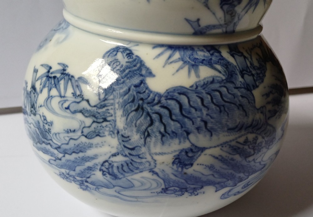 (Reserved TD PP)Japanese Hirado double gourd shaped Dragon and Tiger vase dating to the Meiji period View III