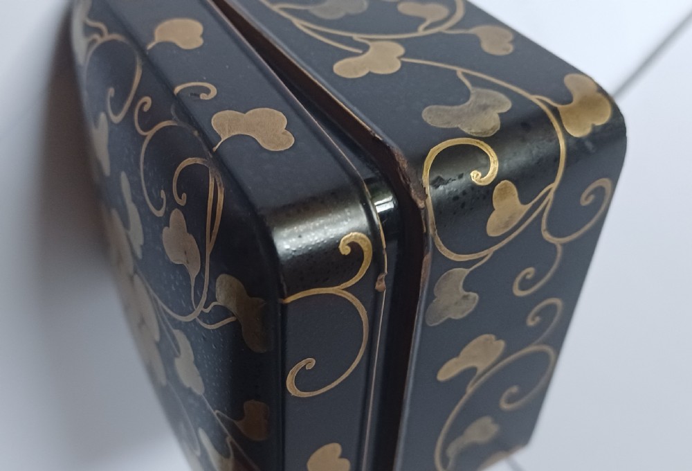 (Reserved VB) Japanese Lacquer Box and Cover, Edo Period (circa 1830) View X