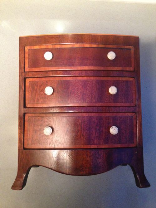 A George III Bow Fronted Apprentice Chest of Drawers