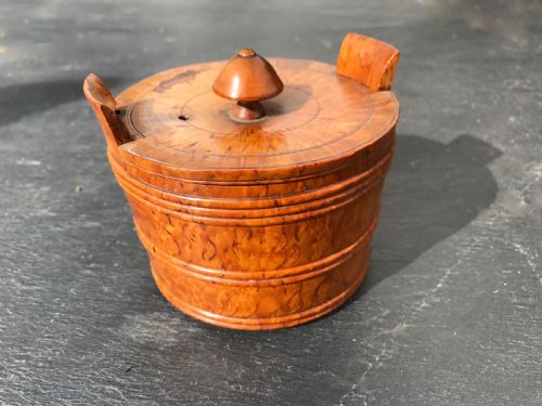 An Antique Treen 19th Century Lidded Butter Dish - Masur Birch
