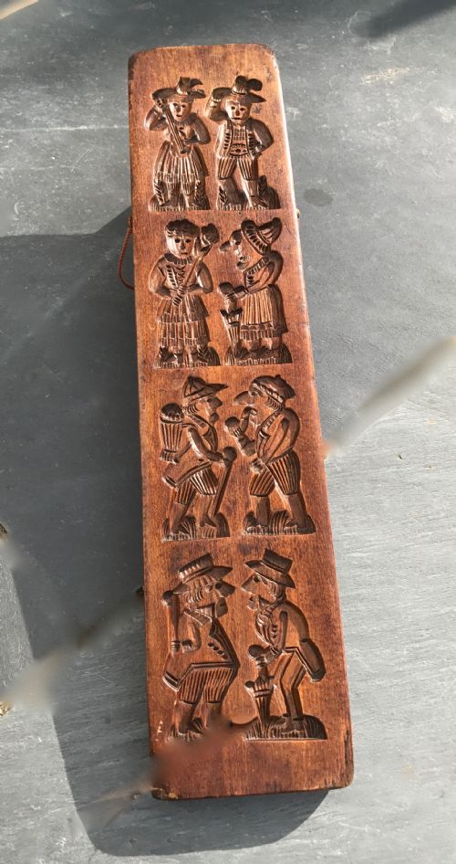 A 19th Century Treen Carved Beech Wood Gingerbread / Biscuit Mould