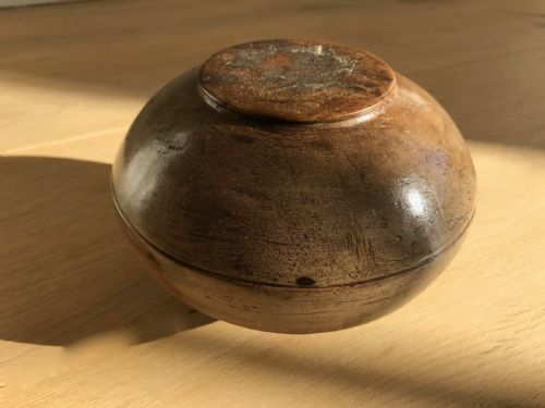 A Large Sized Antique Mealey Beg - Treen