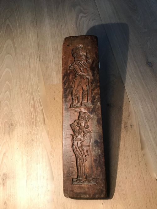 An Antique Gingerbread Mould - Treen