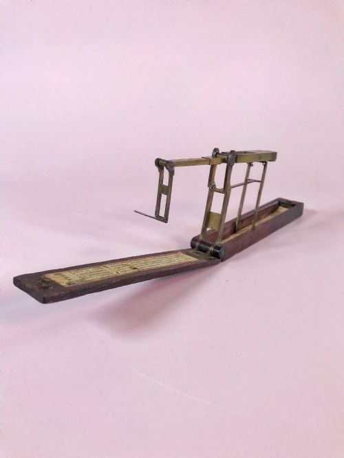 Antique Folding Sovereign Scales
