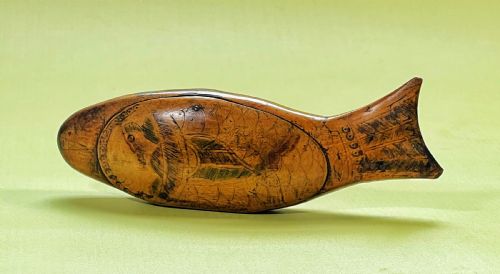 Antique Fish Snuff Box - Penwork Decoration